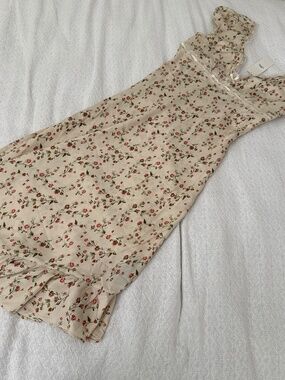 urban outfitters maxi dress  size small   details: -NWT -floral print  -lace tri